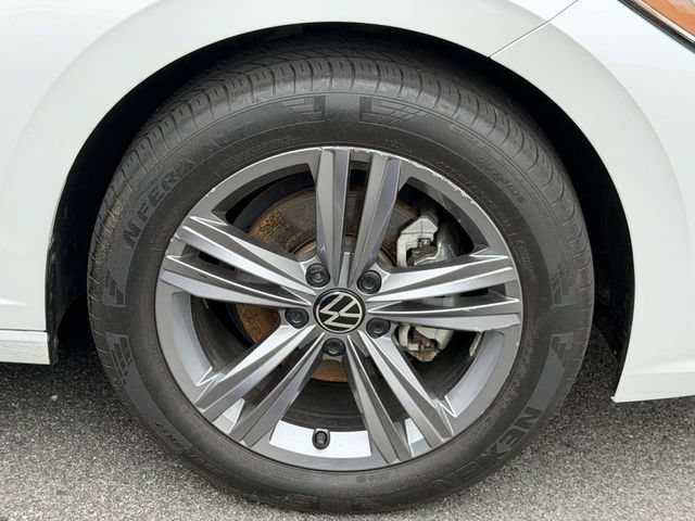 Certified 2023 Volkswagen Jetta SE w/ Panoramic Sunroof Package FWD image 8