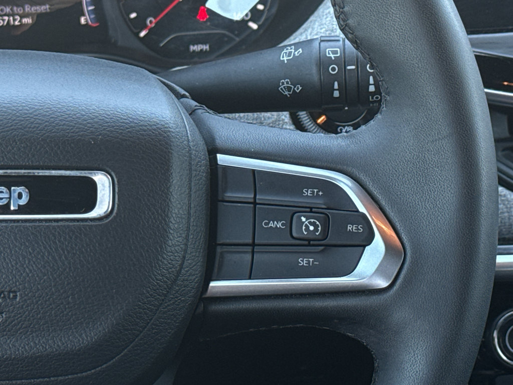 Used 2024 Jeep Compass Latitude AWD/4WD image 32