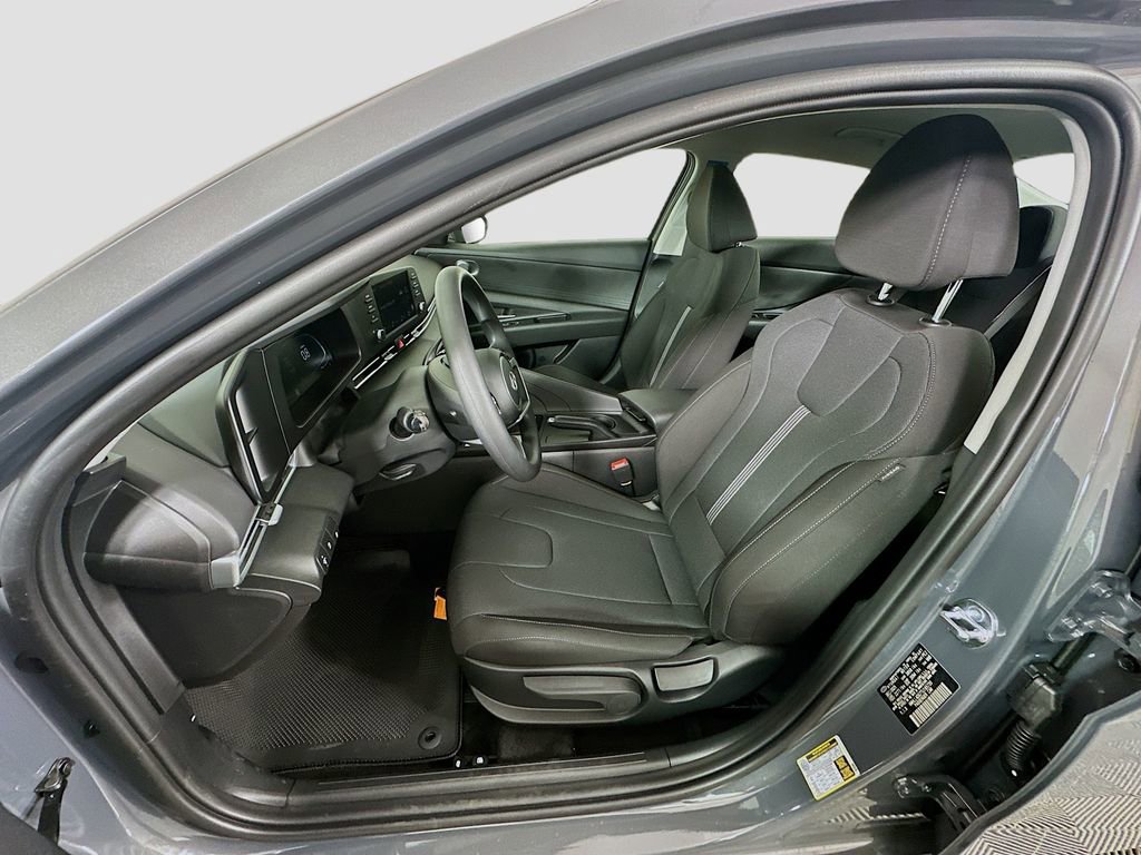 New 2026 Hyundai Elantra SE w/ Cargo Package FWD image 15