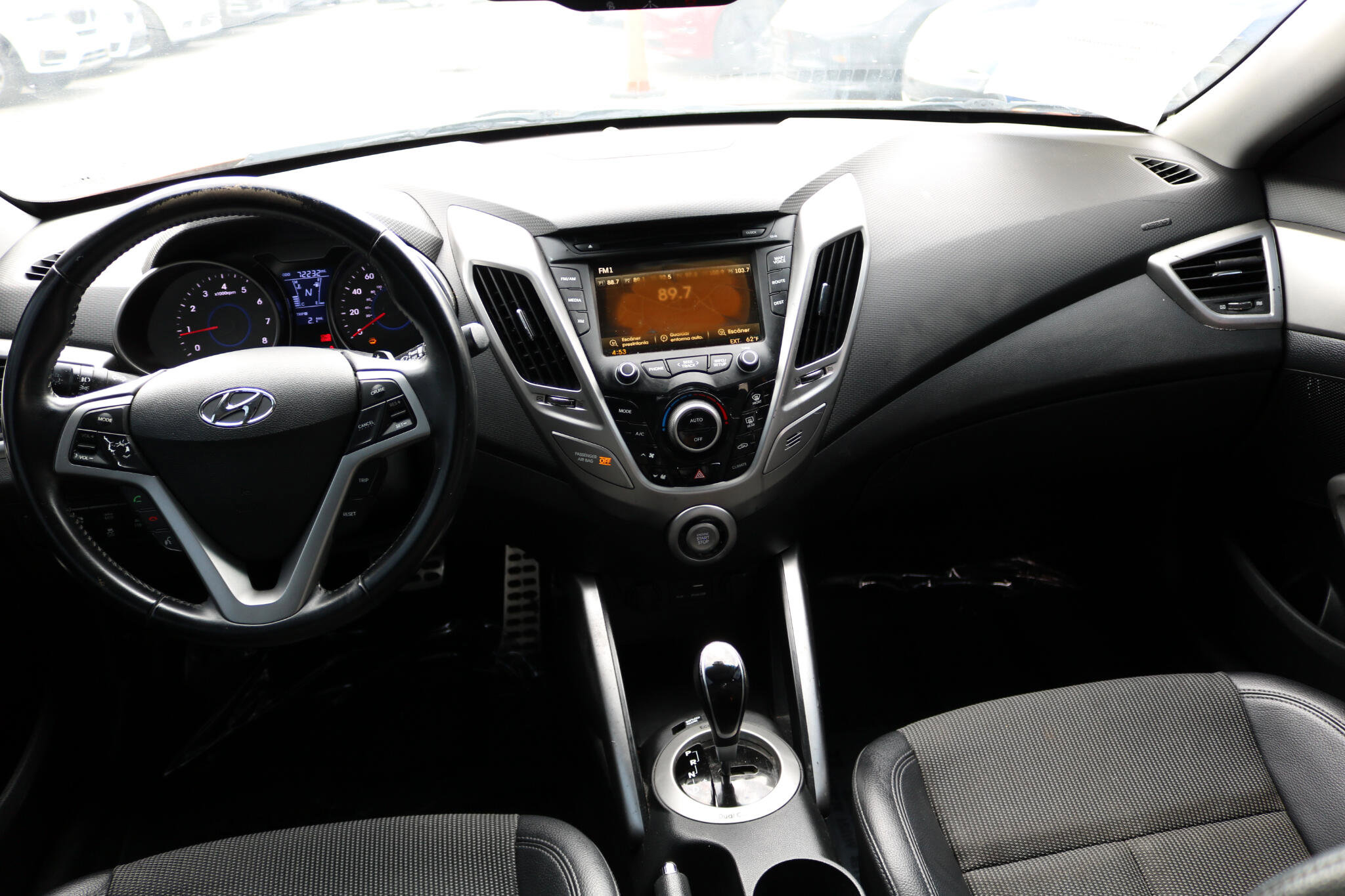 Used 2015 Hyundai Veloster w/ Option Group 03 image 40