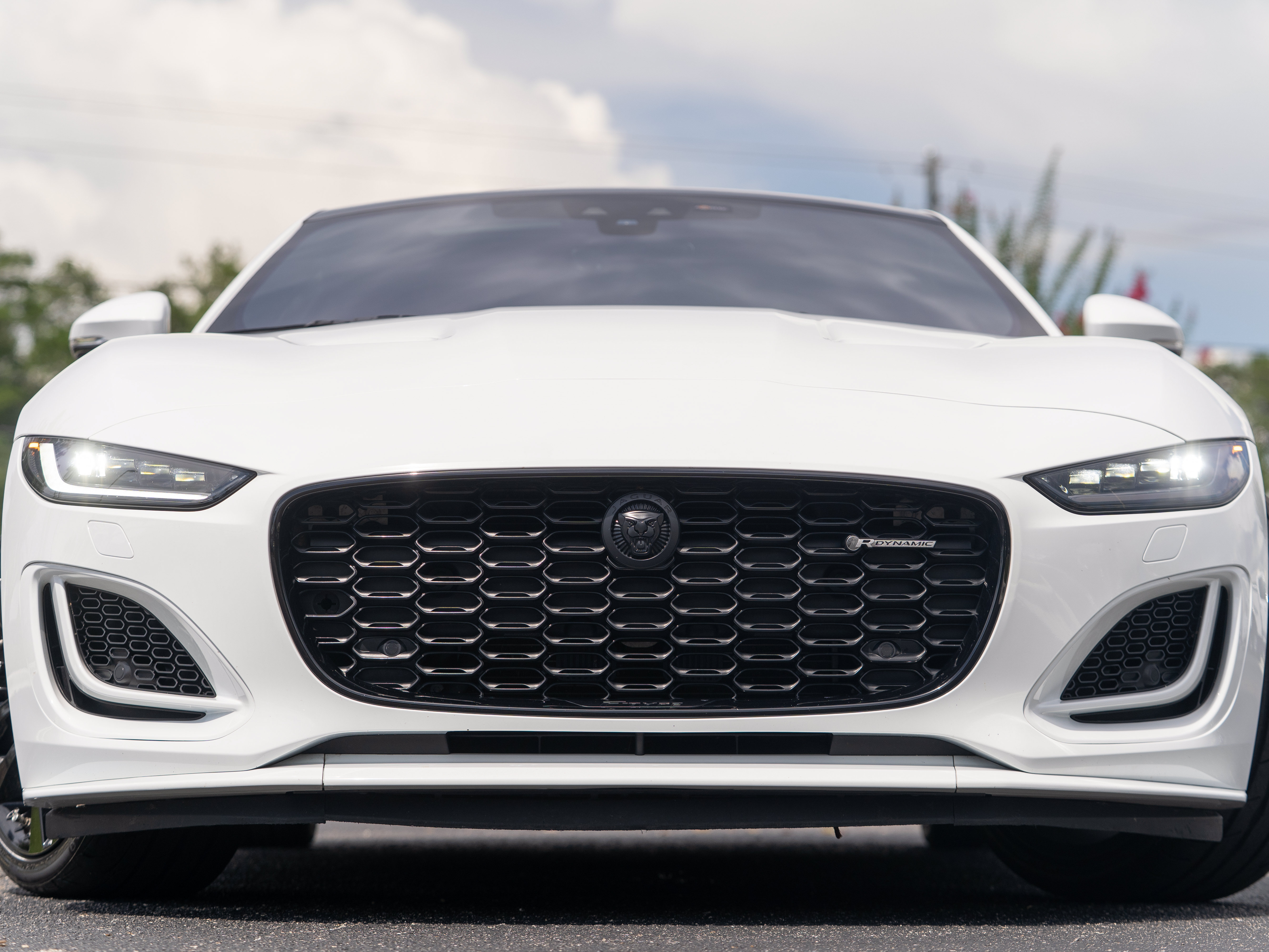 Used 2024 Jaguar F-TYPE R-Dynamic RWD image 35