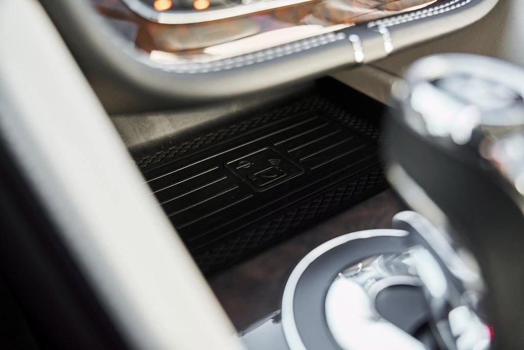 Used 2023 Bentley Bentayga Extended Wheelbase AWD/4WD image 74