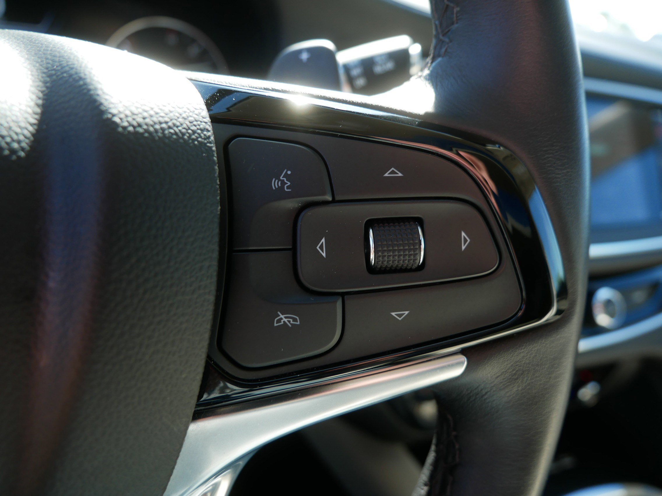 Certified 2023 Buick Enclave Avenir w/ Trailering Package, 5000 lbs. image 28