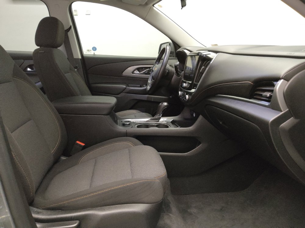 Used 2020 Chevrolet Traverse LT image 21