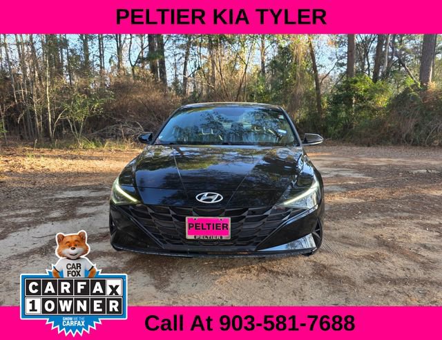 Used 2022 Hyundai Elantra SEL image 2