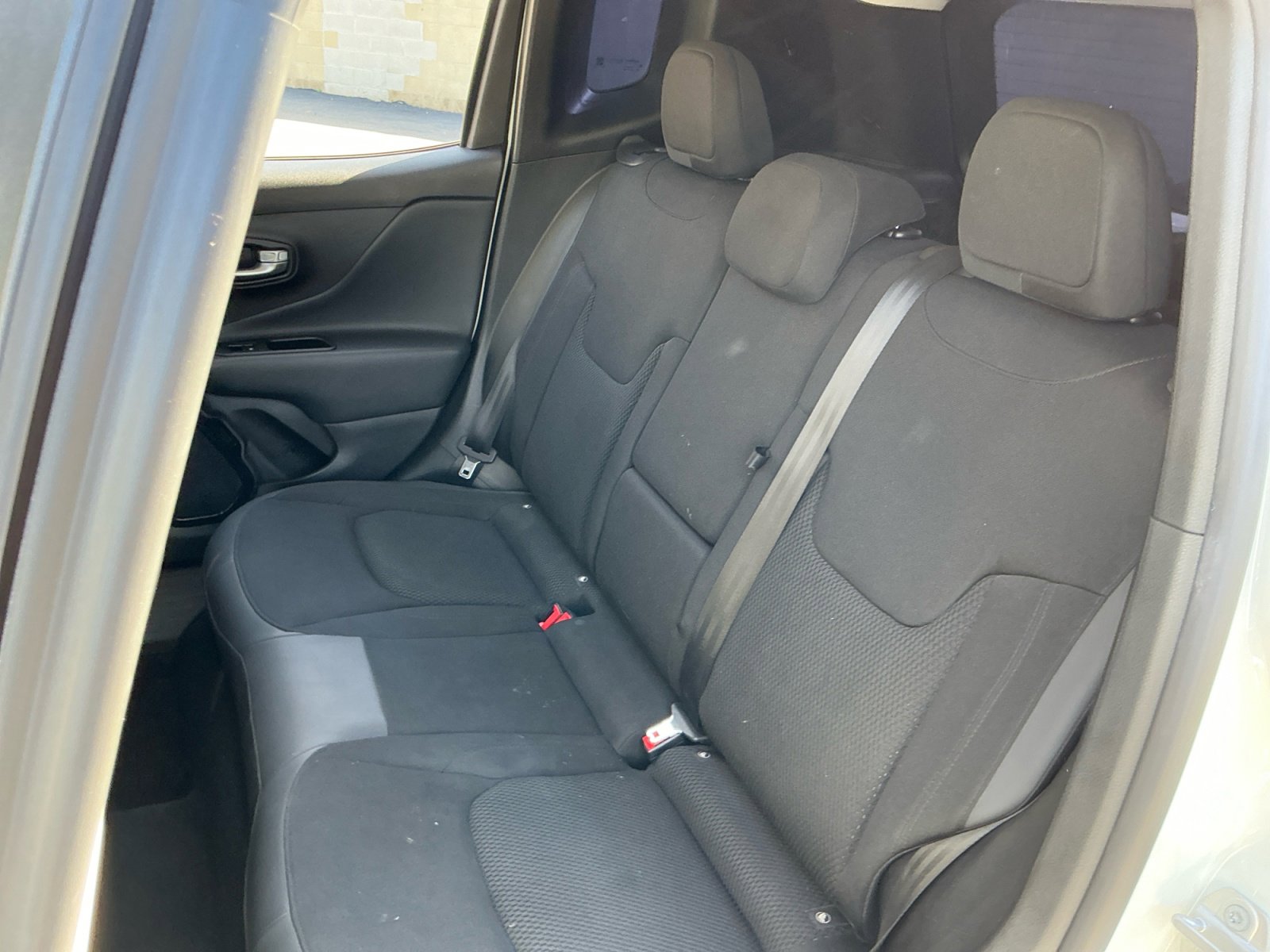 Used 2019 Jeep Renegade Altitude w/ Quick Order Package 2XM FWD image 18
