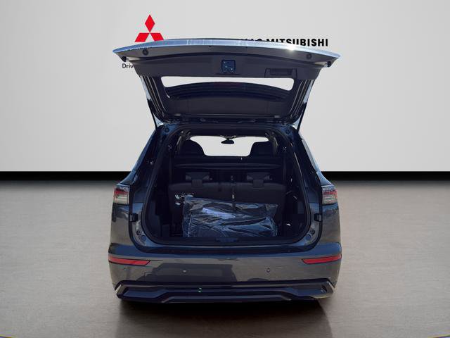 New 2026 Mitsubishi Outlander LE image 9