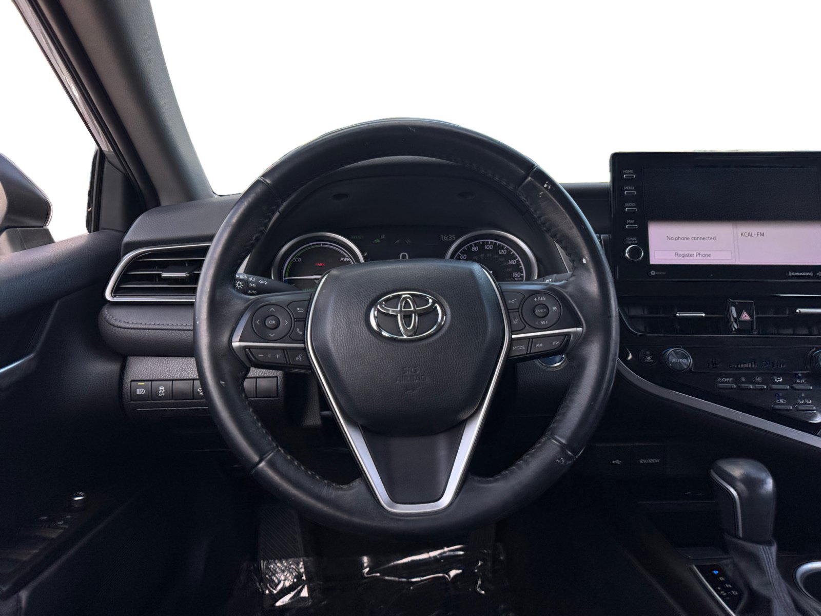 Used 2022 Toyota Camry XLE FWD image 12