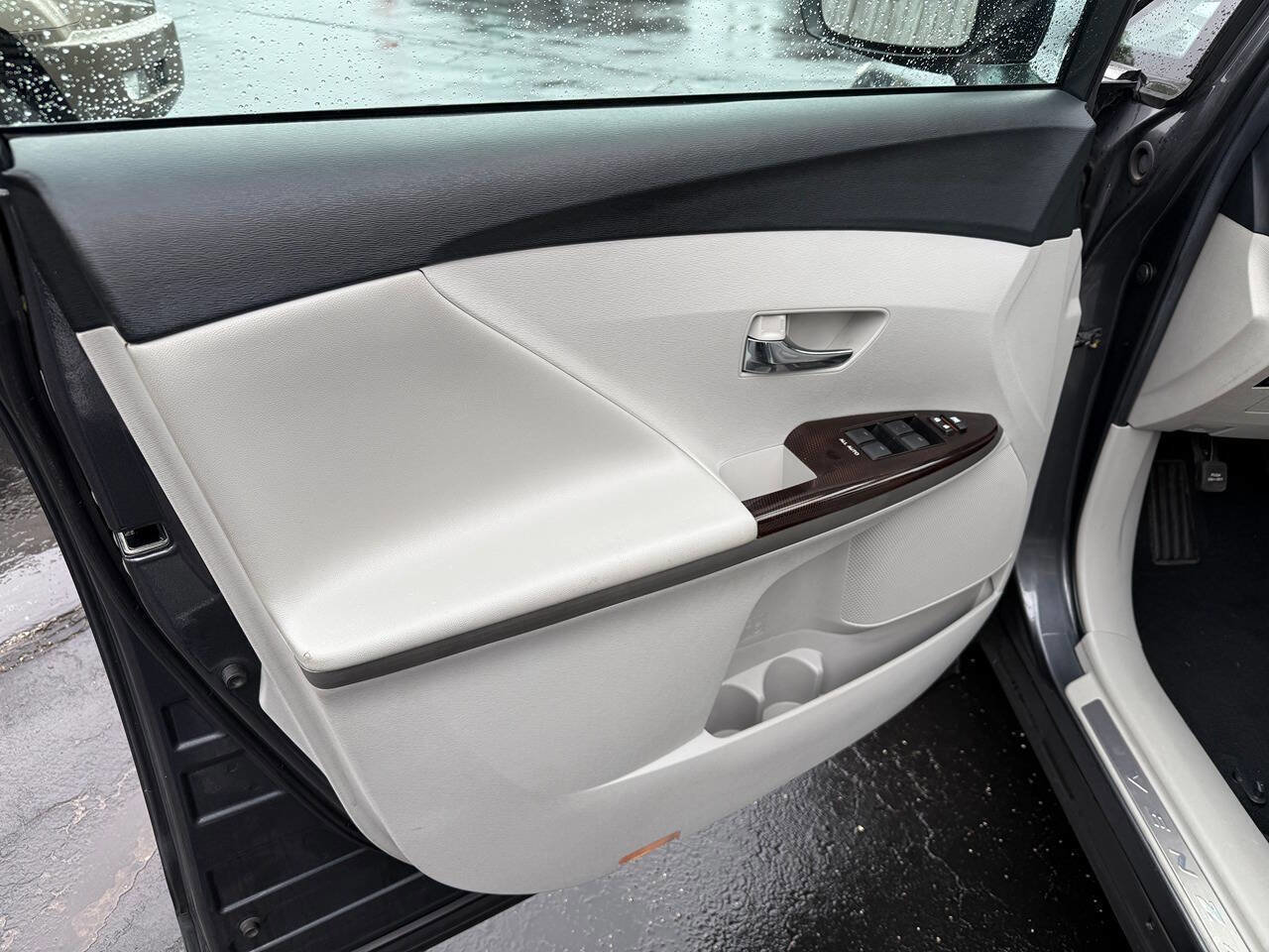 Used 2011 Toyota Venza AWD w/ Convenience Pkg image 78