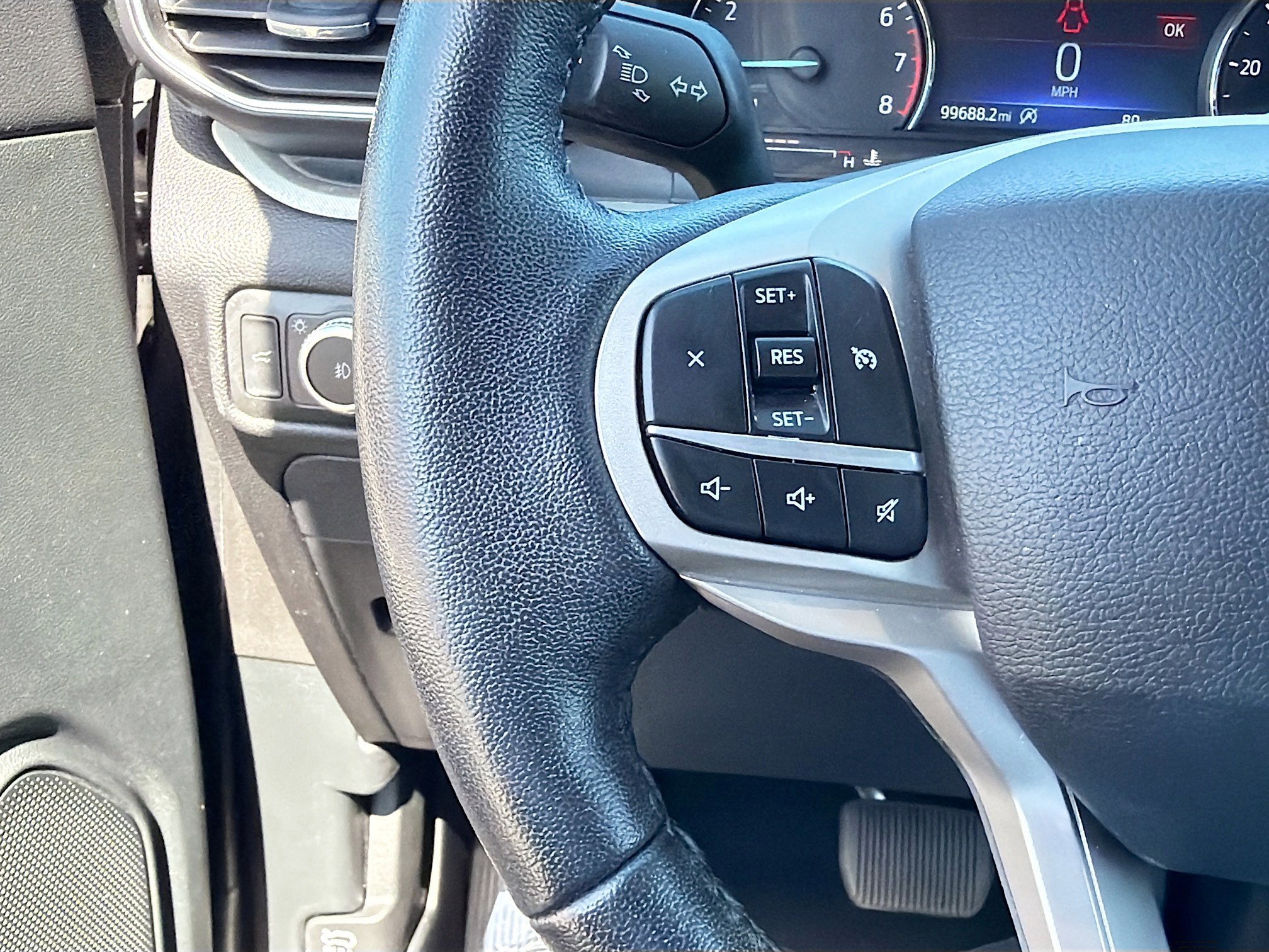 Used 2021 Ford Explorer XLT w/ Equipment Group 202A RWD image 35