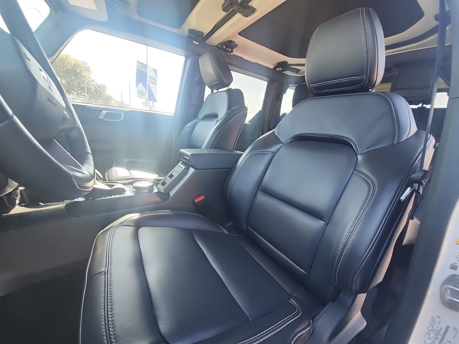 Used 2025 Ford Bronco Badlands image 10