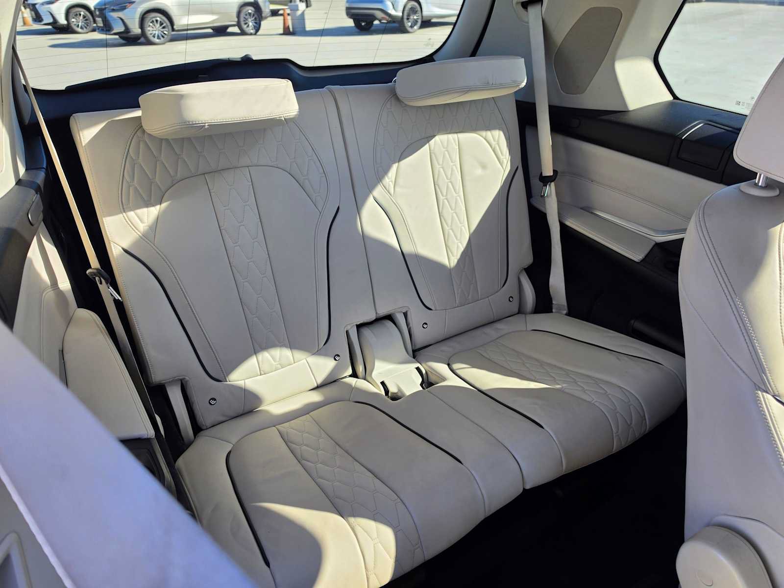 Used 2020 BMW X7 xDrive40i w/ Premium Package AWD/4WD image 13