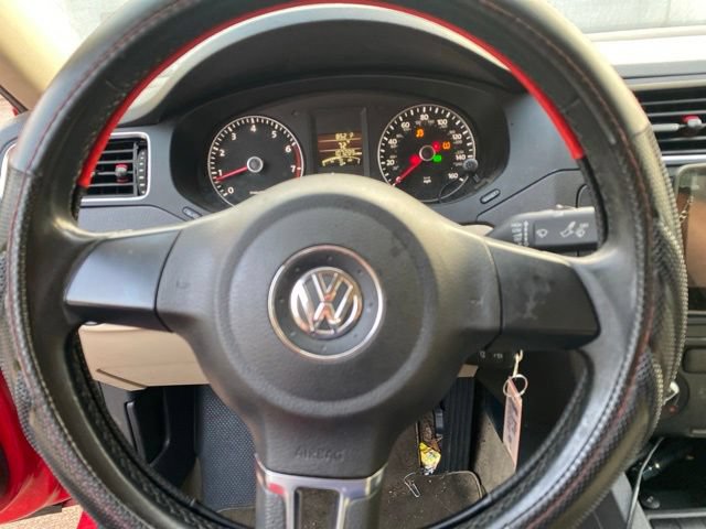 Used 2013 Volkswagen Jetta SE FWD image 13
