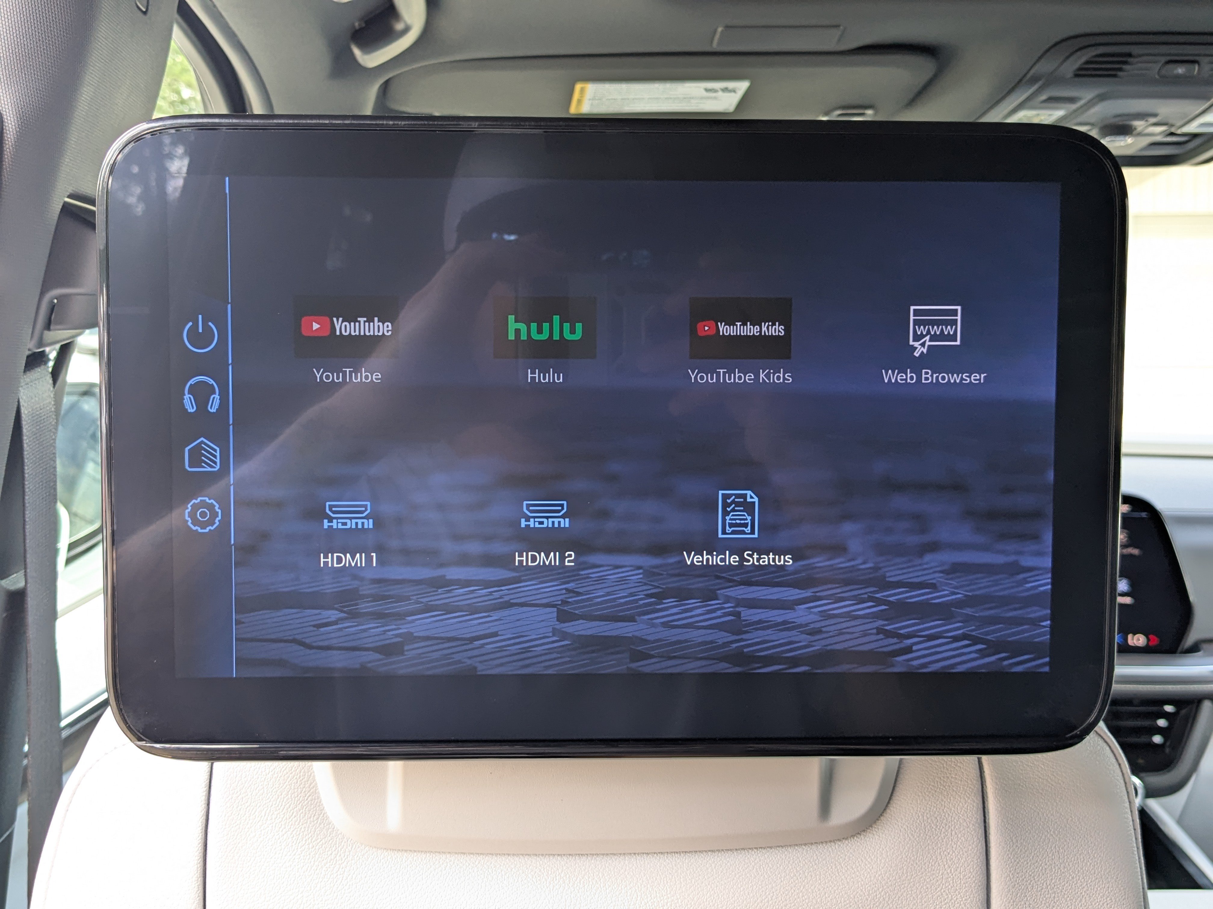 New 2025 Chevrolet Tahoe Premier RWD image 32