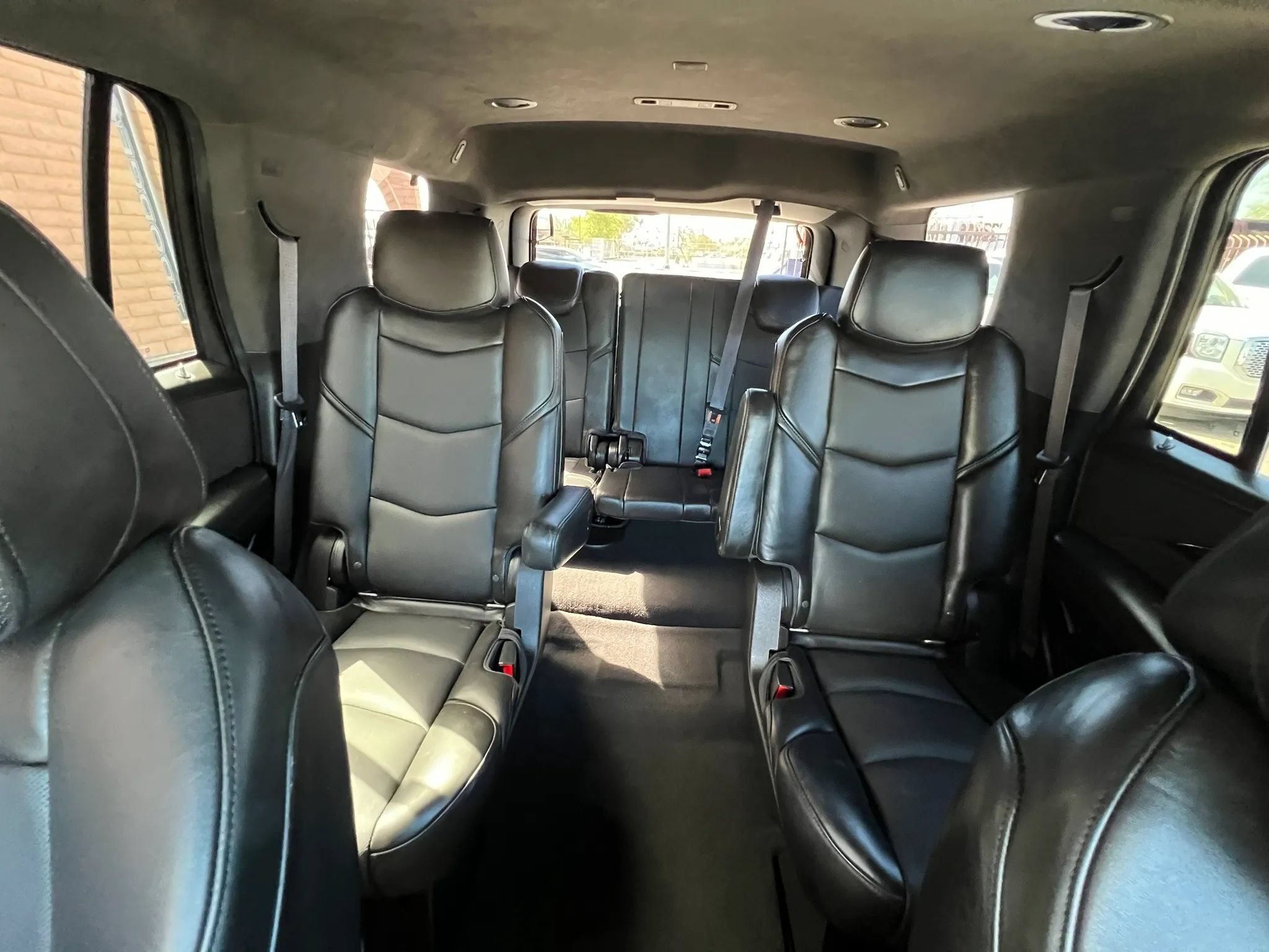 Used 2016 Cadillac Escalade Platinum AWD/4WD image 34