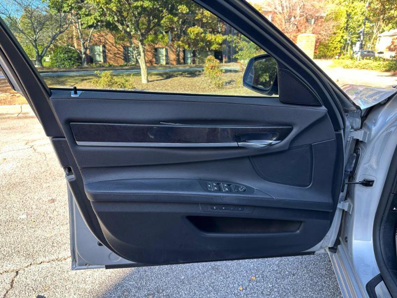 Used 2013 BMW 740Li image 22