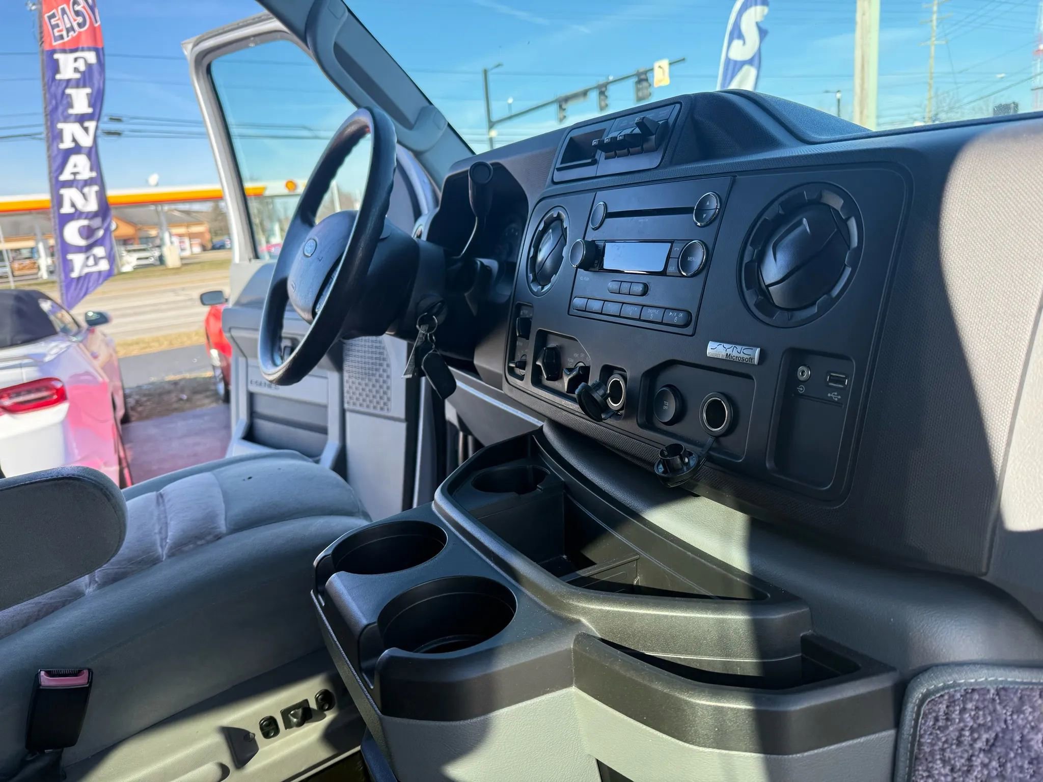Used 2014 Ford E-150 and Econoline 150 image 24