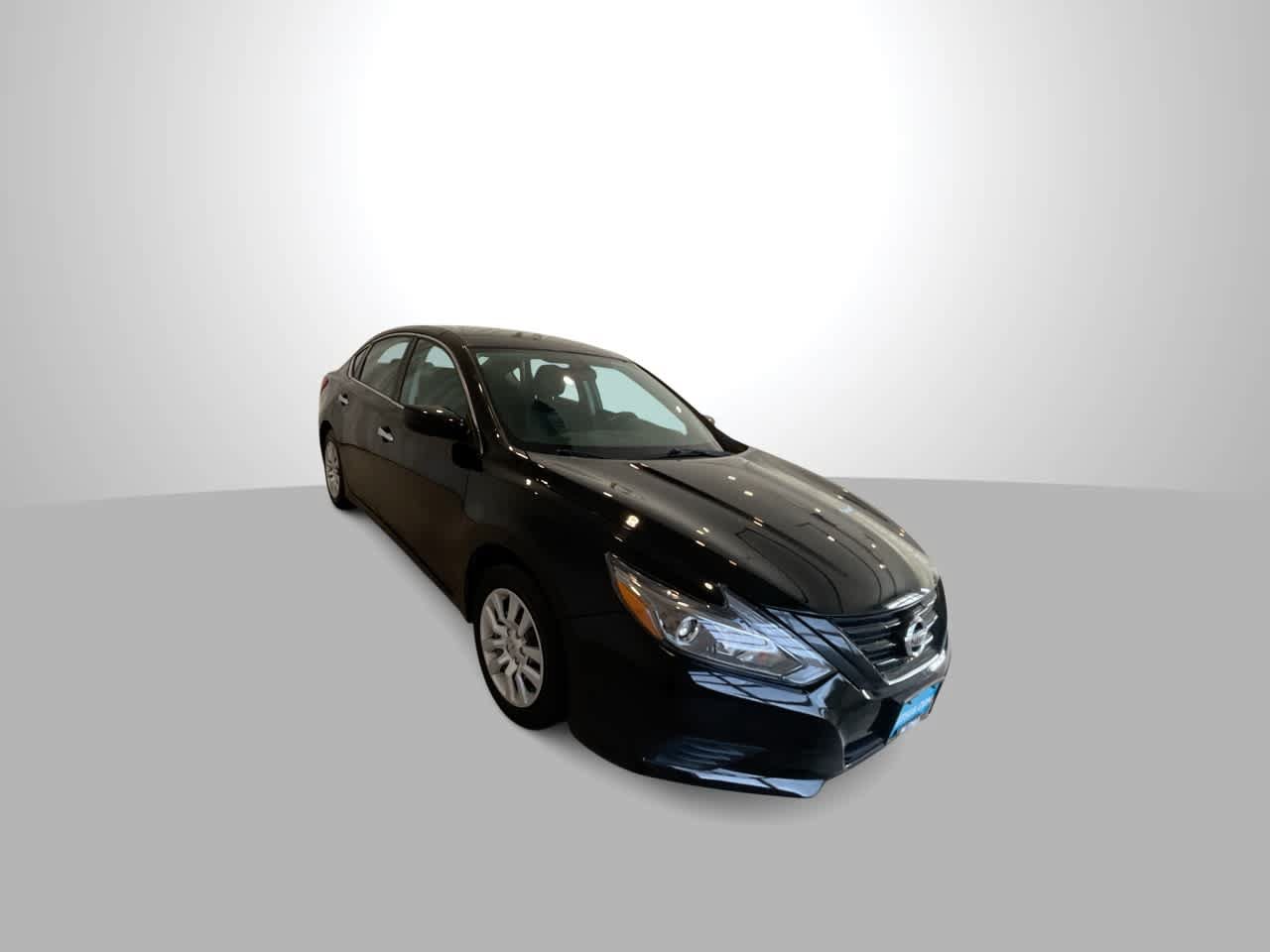 Used 2016 Nissan Altima 2.5 S w/ Power Driver Seat Package FWD image 2