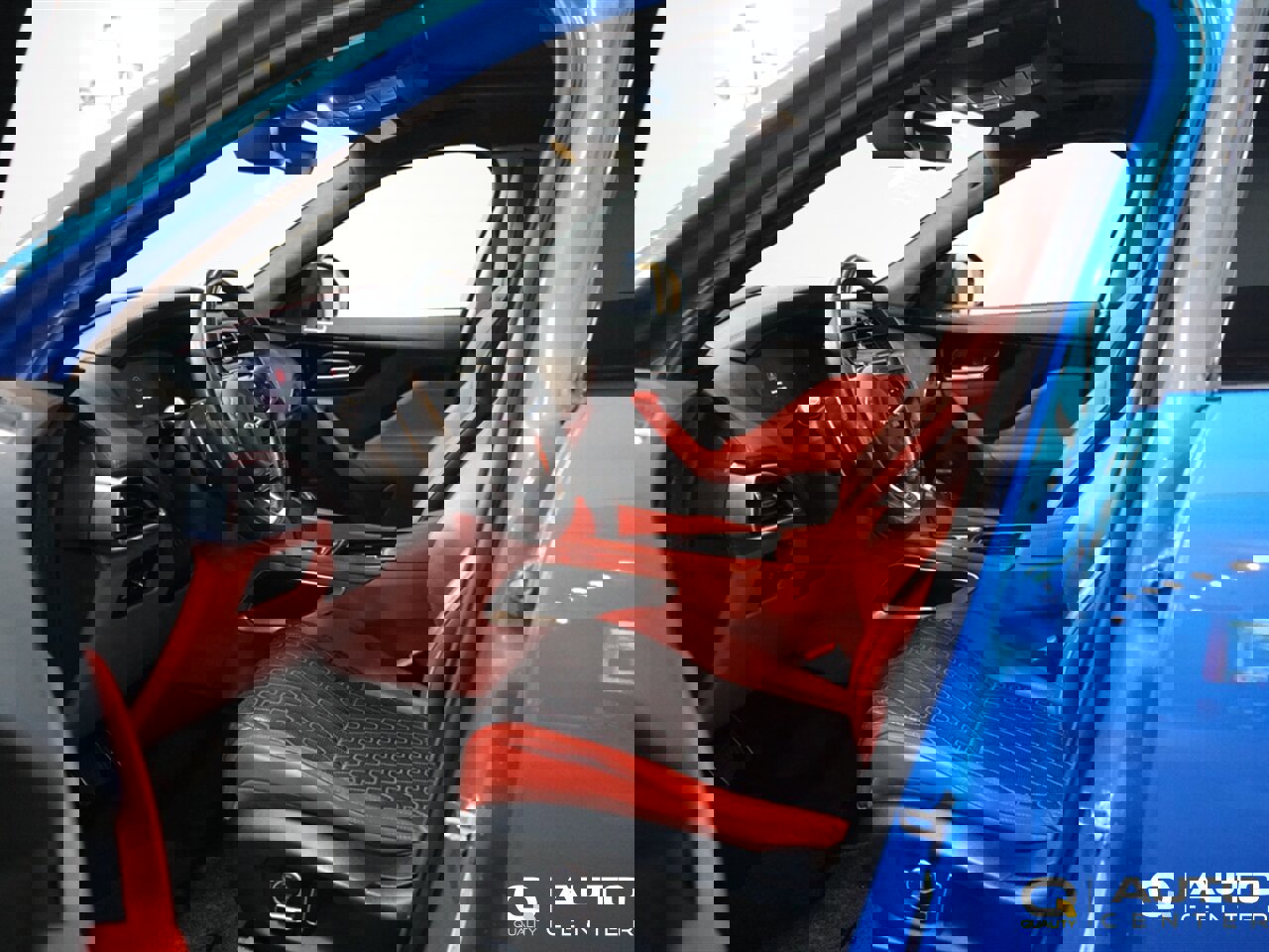 Used 2020 Jaguar F-PACE SVR image 19