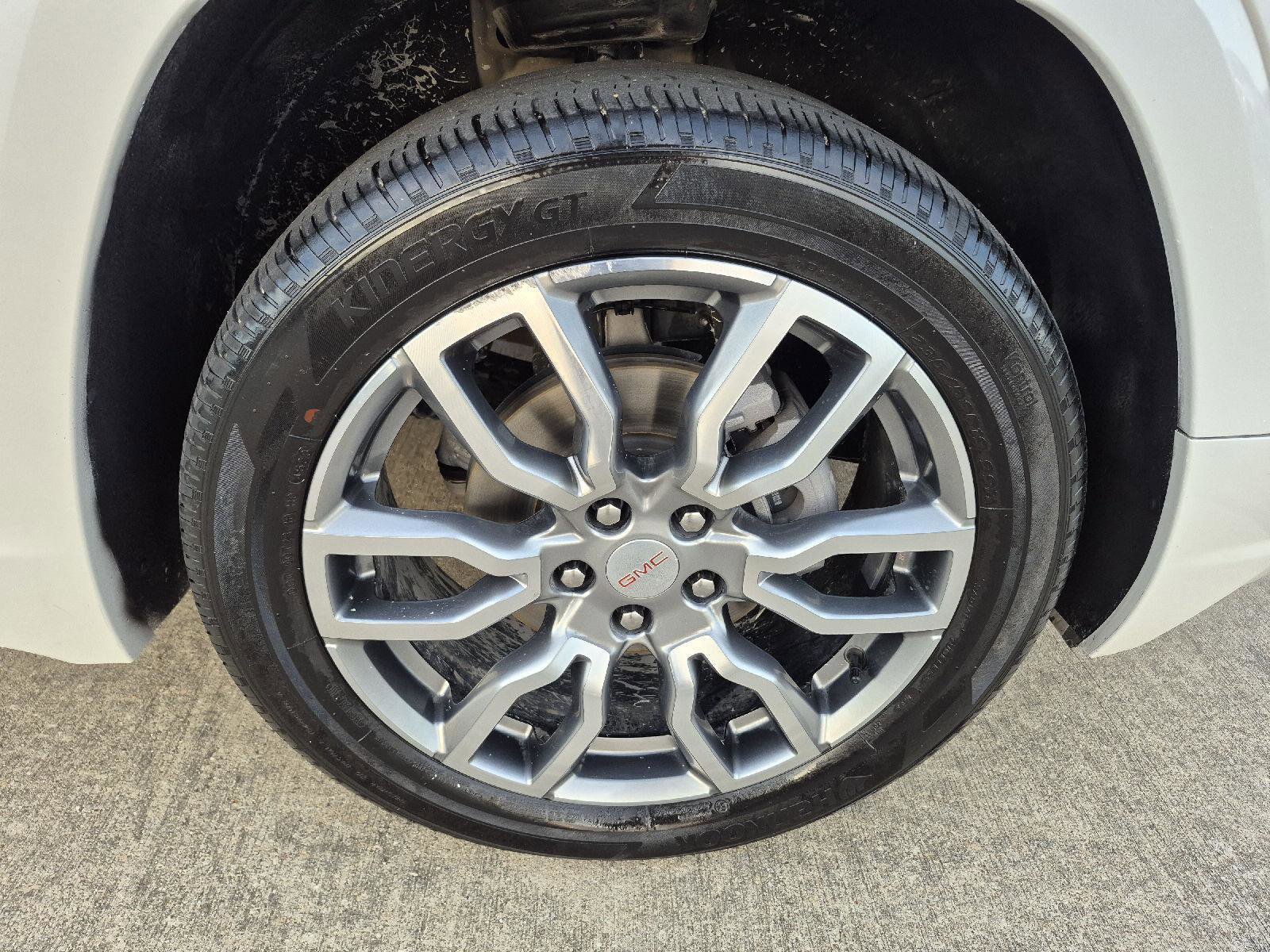 Used 2024 GMC Terrain Denali w/ Denali Premium Package image 24