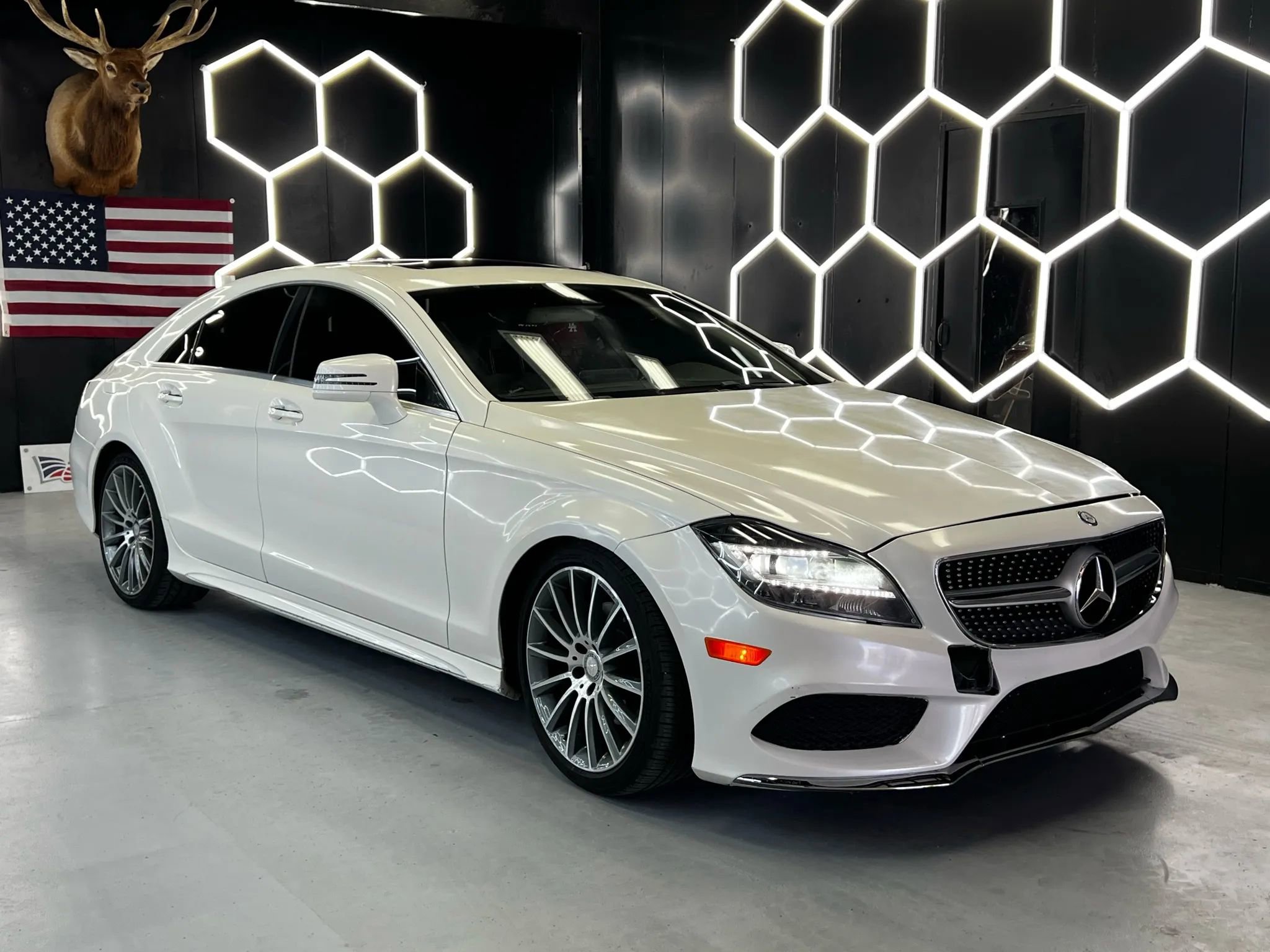 Used 2016 Mercedes-Benz CLS 400 image 2
