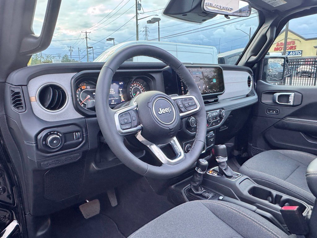 Certified 2026 Jeep Wrangler Unlimited Sahara AWD/4WD image 13