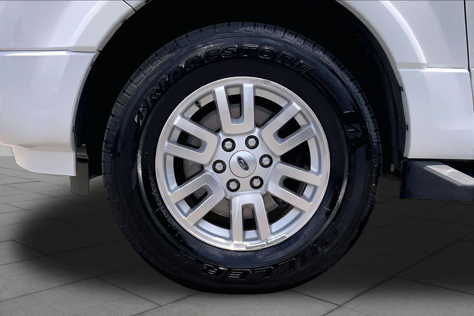 Used 2014 Ford Expedition XLT RWD image 11