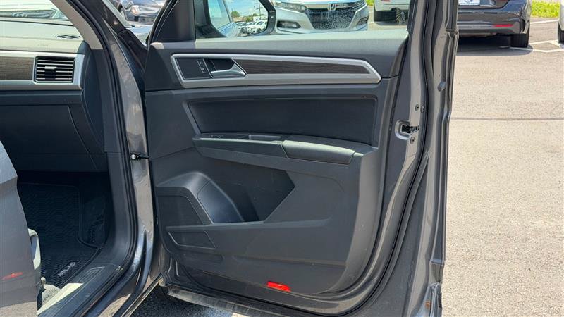 Used 2018 Volkswagen Atlas SEL AWD/4WD image 34