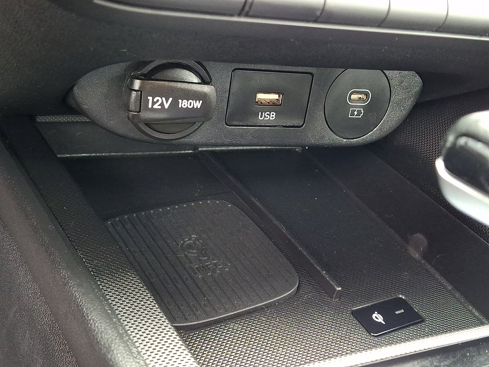 Used 2024 Hyundai Elantra Limited FWD image 26