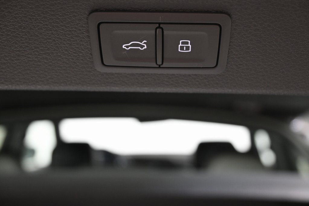 New 2025 Audi Q3 2.0T Premium image 27