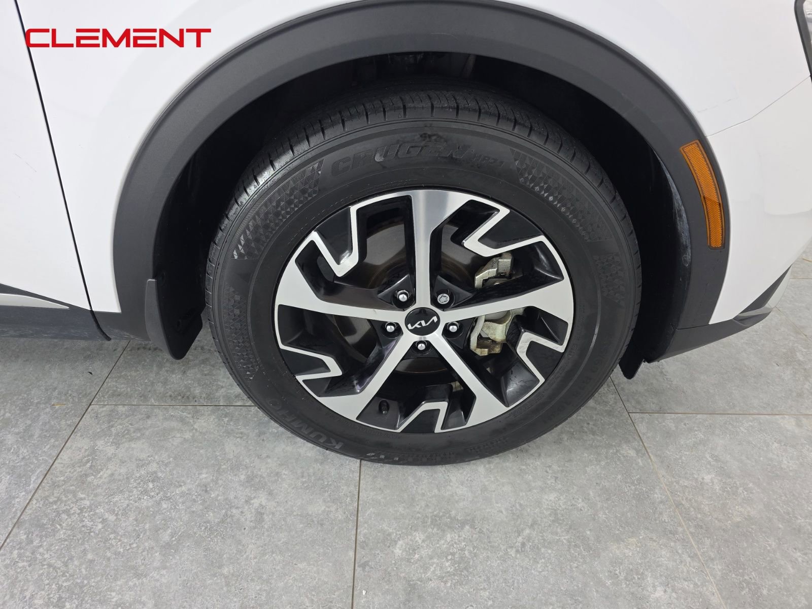 Used 2023 Kia Sportage EX image 32