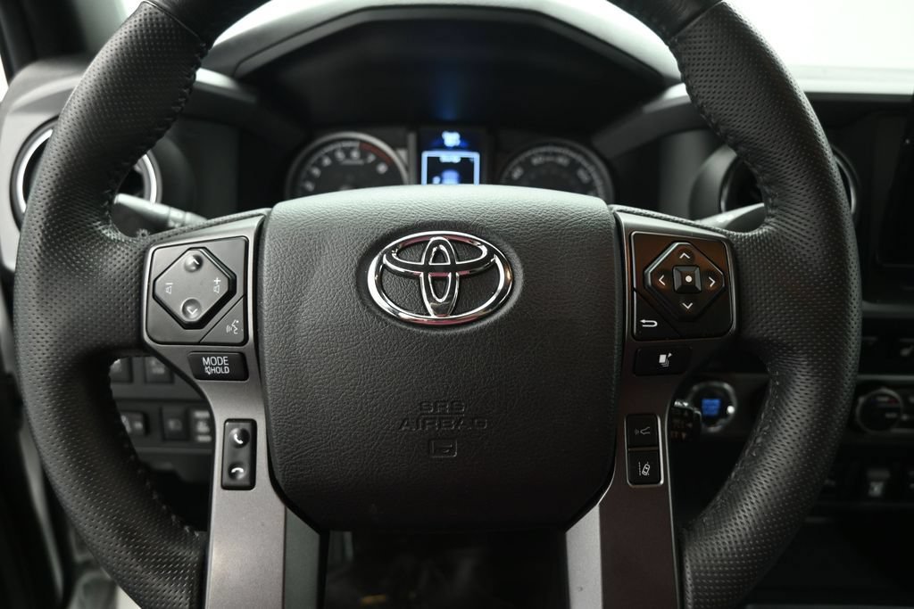 Used 2022 Toyota Tacoma TRD Pro AWD/4WD image 11