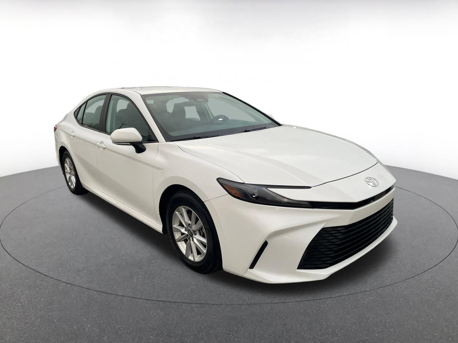Used 2025 Toyota Camry LE image 1