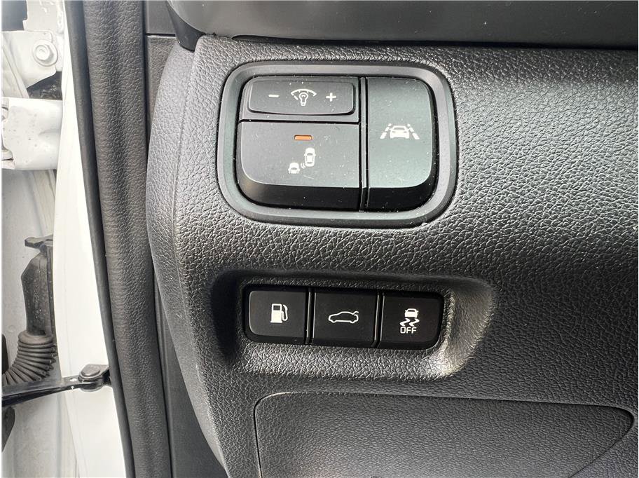 Used 2020 Kia Optima LX image 17