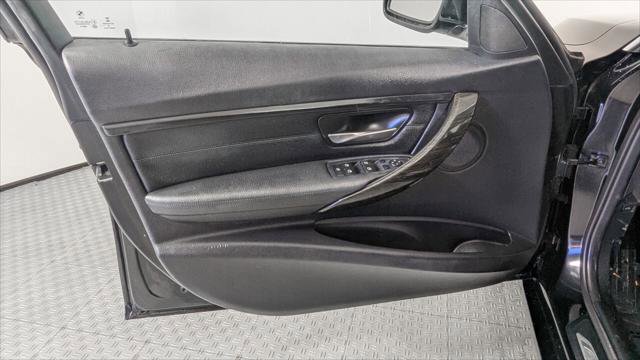 Used 2015 BMW 328i Sedan w/ Premium Package image 13