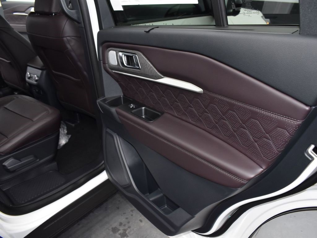 Used 2025 Ford Explorer Platinum w/ Ultimate Package image 19