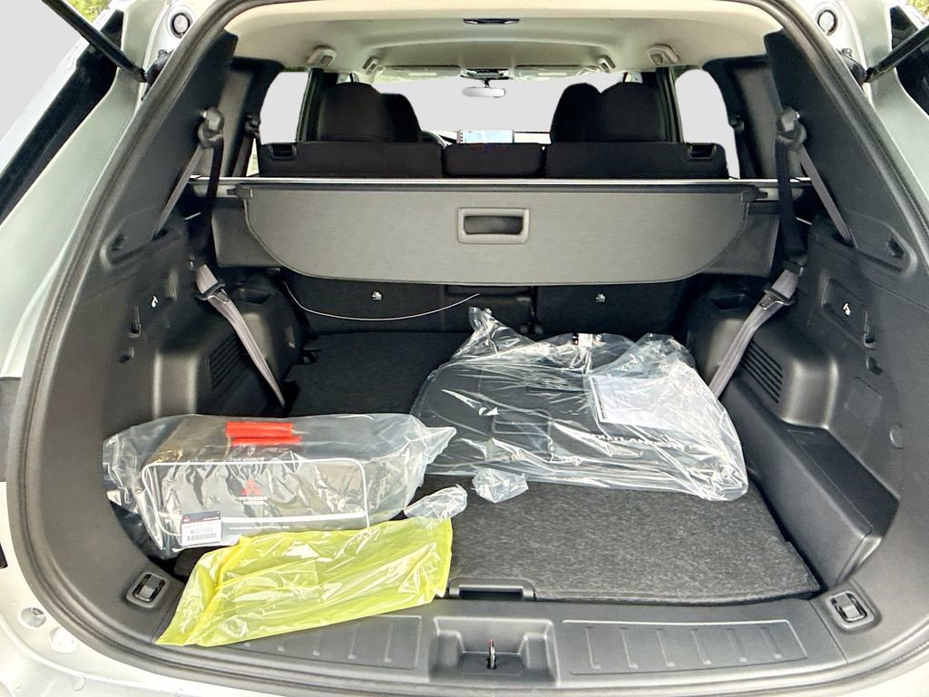 New 2026 Mitsubishi Outlander ES image 26