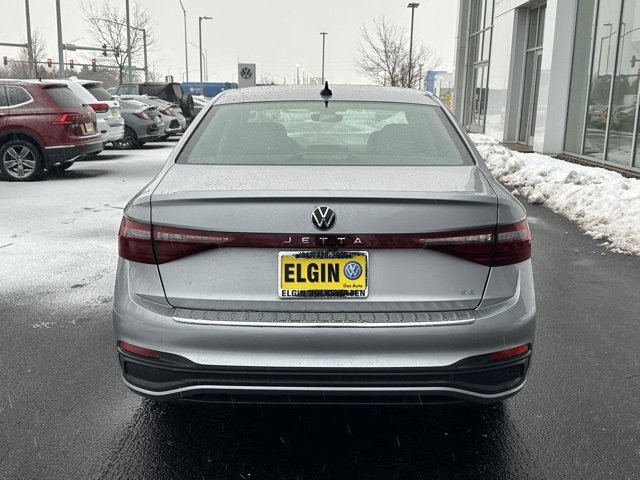 Certified 2025 Volkswagen Jetta SE image 5
