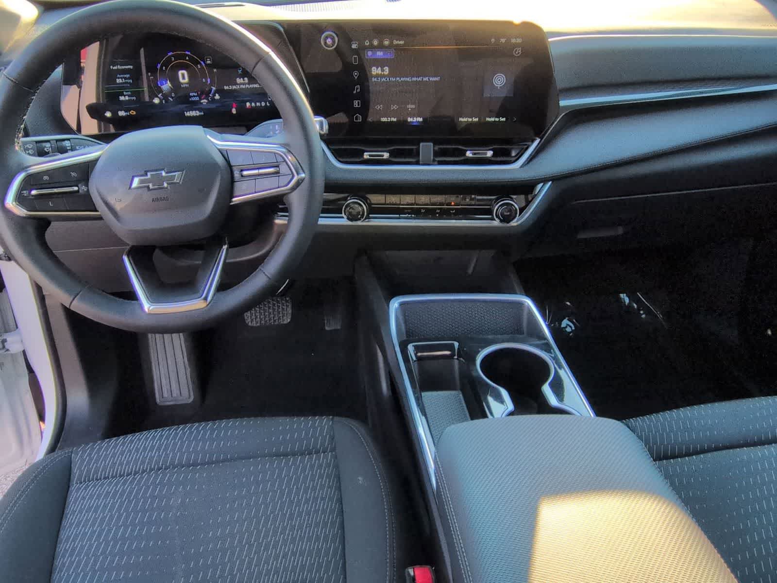 Used 2025 Chevrolet Equinox LT w/ Midnight Edition FWD image 15