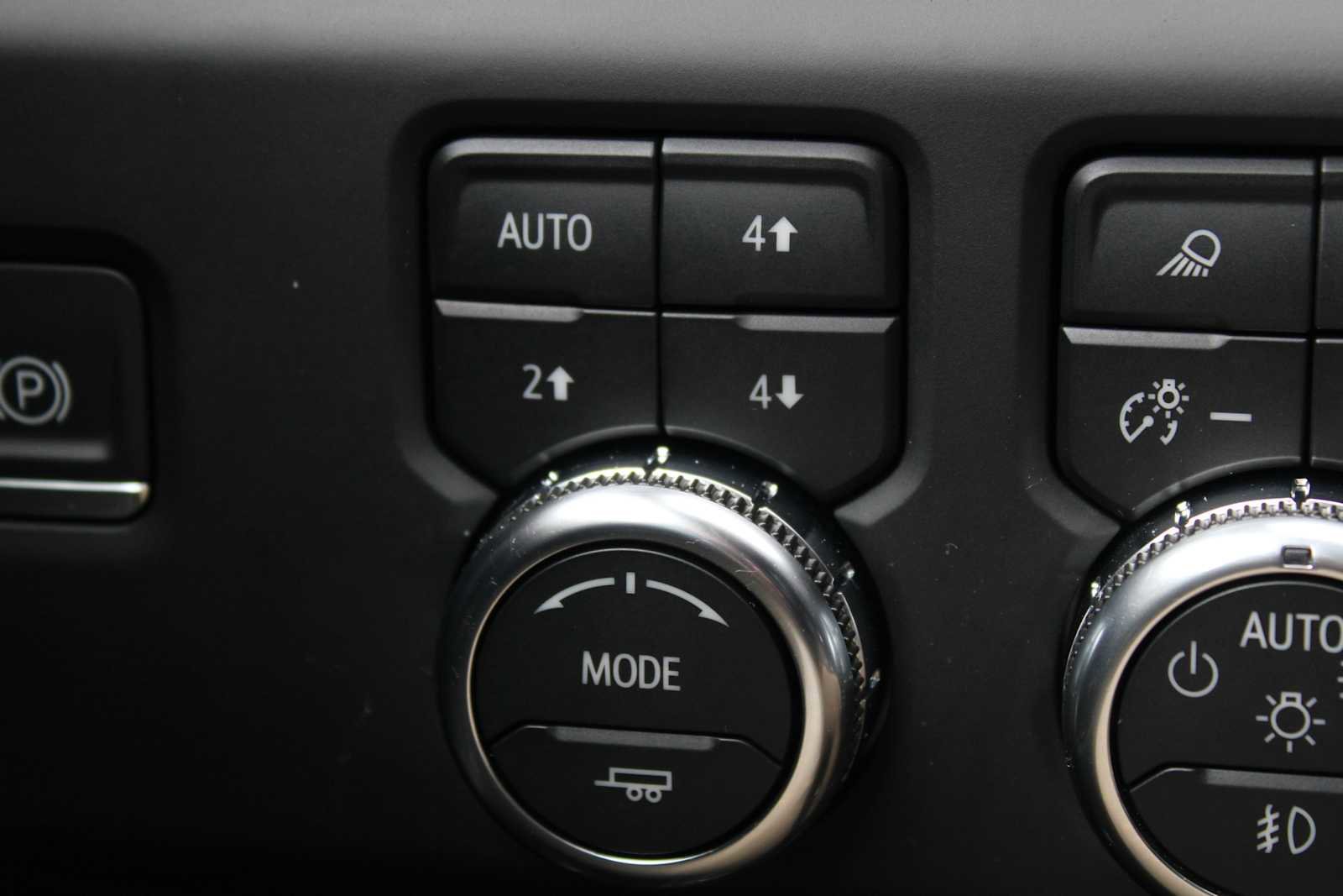 Certified 2024 GMC Sierra 1500 AT4 w/ Technology Package image 18