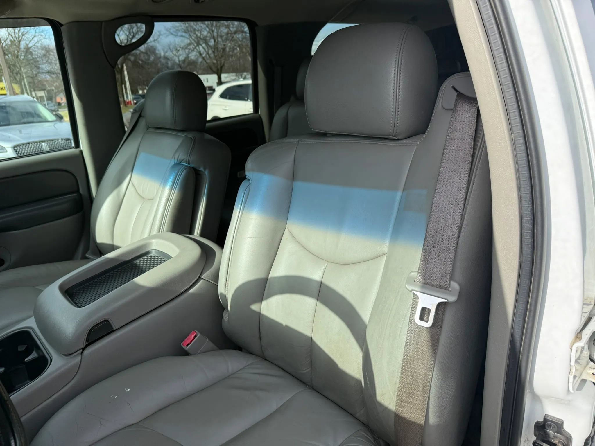 Used 2003 Chevrolet Suburban 2500 LT w/ LT Preferred Equipment Group AWD/4WD image 14