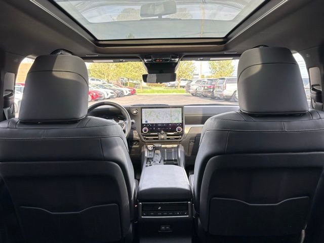 Used 2024 Lexus GX 550 w/ Accessory Package (2T) AWD/4WD image 9