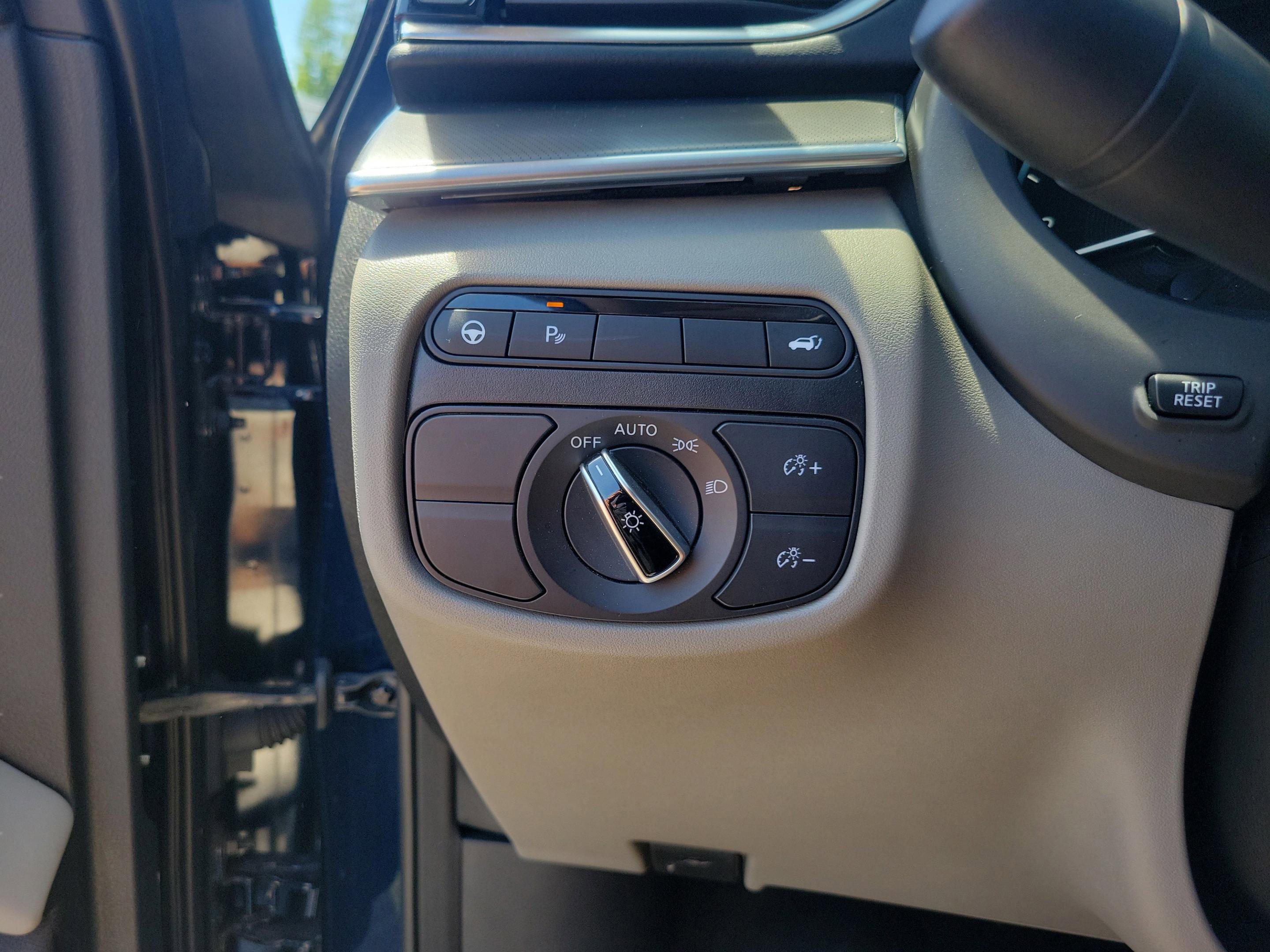 Certified 2023 INFINITI QX50 Luxe FWD image 12