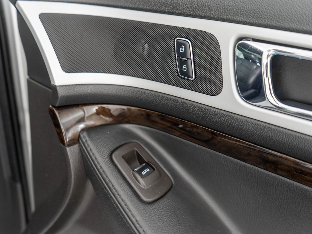 Used 2014 Ford Explorer Limited w/ Equipment Group 302A image 9