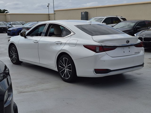 Used 2024 Lexus ES 300h w/ Premium Package FWD image 7