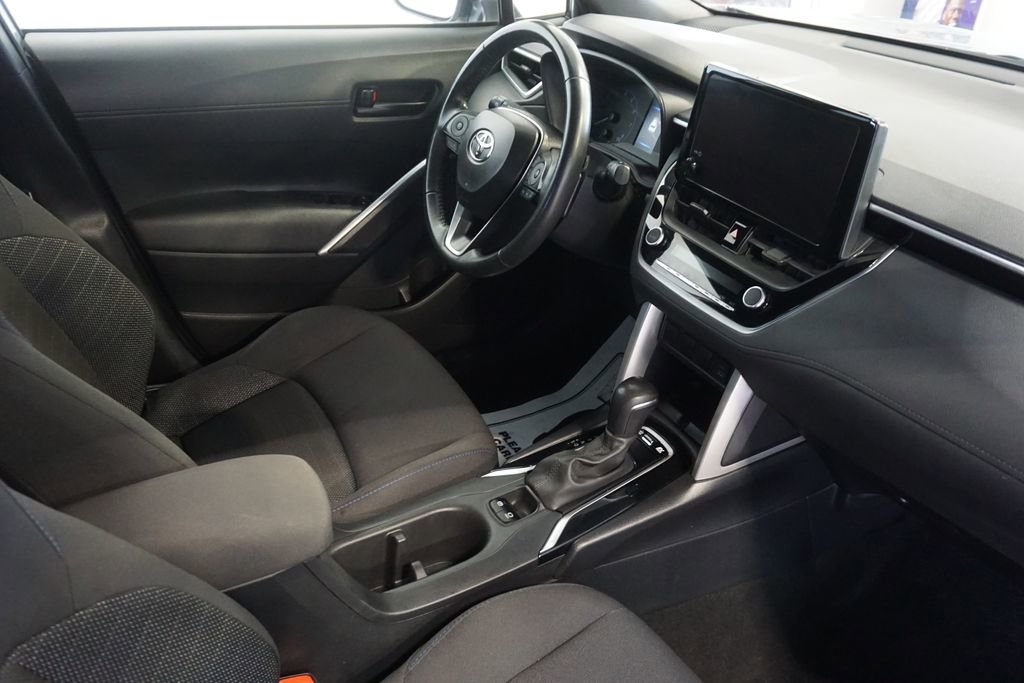 Used 2024 Toyota Corolla Cross SE image 24