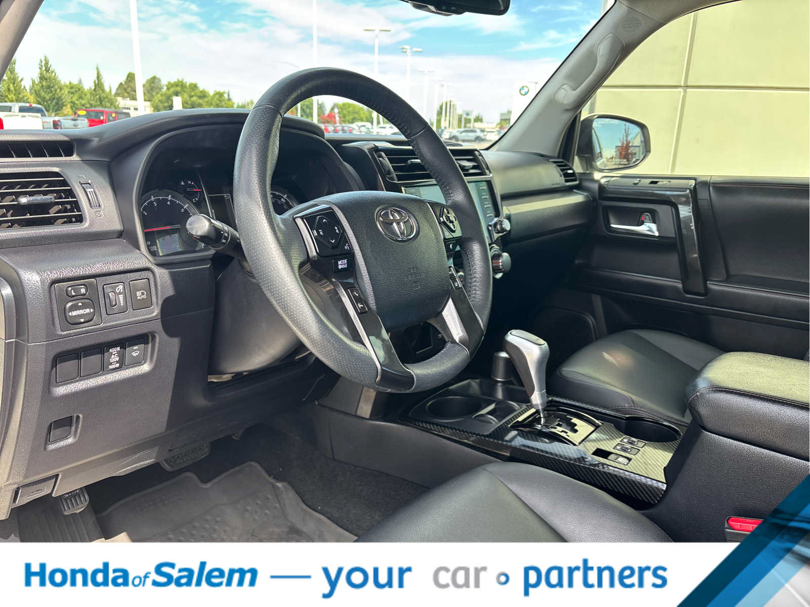 Used 2022 Toyota 4Runner TRD Off-Road Premium AWD/4WD image 2