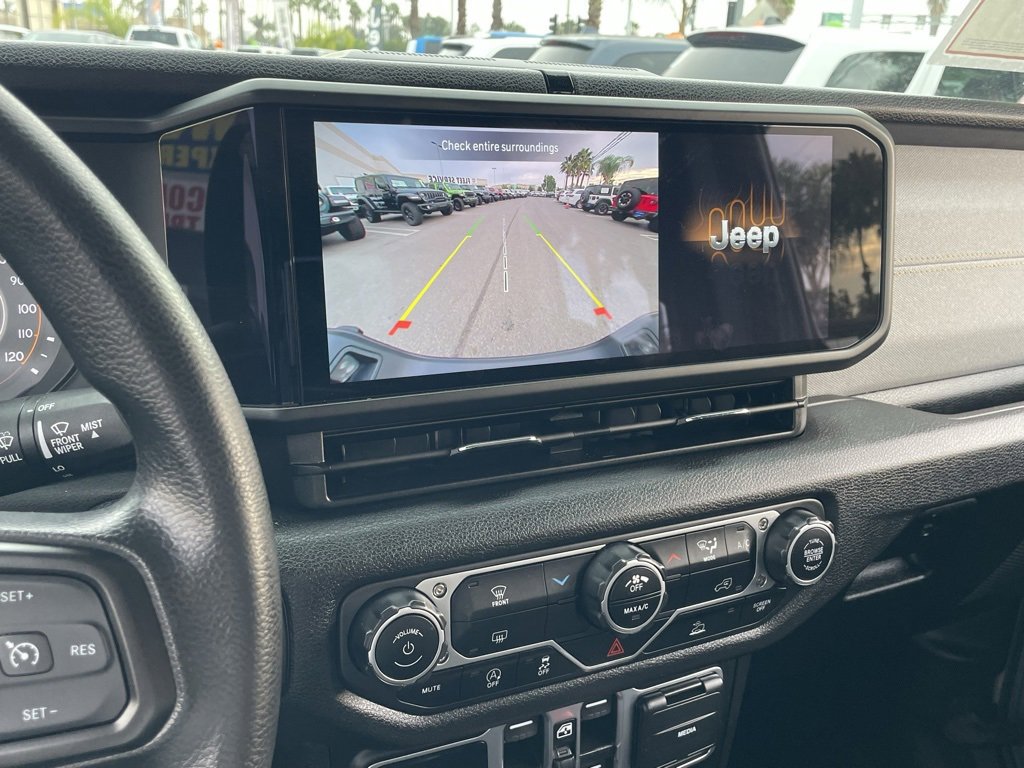 Certified 2025 Jeep Gladiator Sport image 28