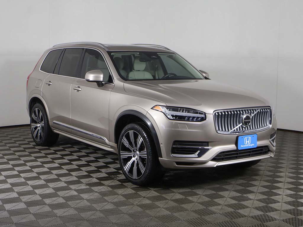 Used 2024 Volvo XC90 T8 Plus w/ Protection Package Premier AWD/4WD image 2