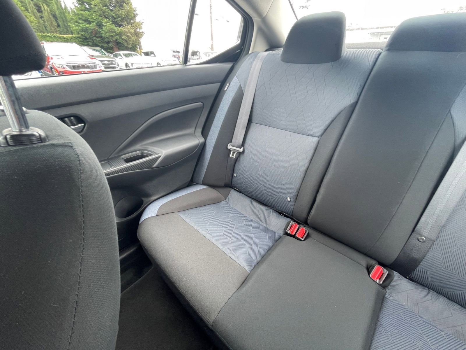 Used 2025 Nissan Versa SV image 34